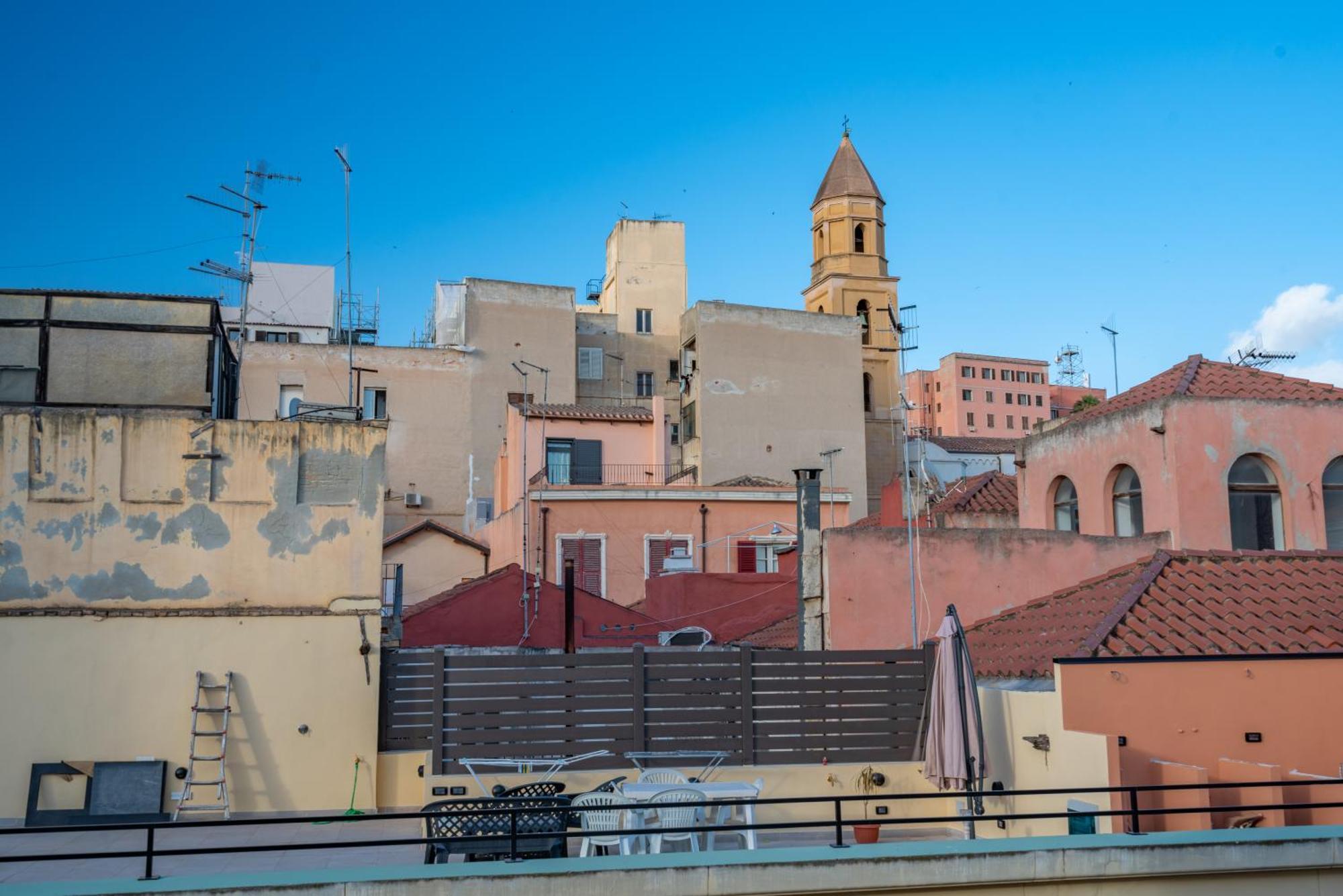 Perle Gemelle In Marina Lägenhet Cagliari Exteriör bild